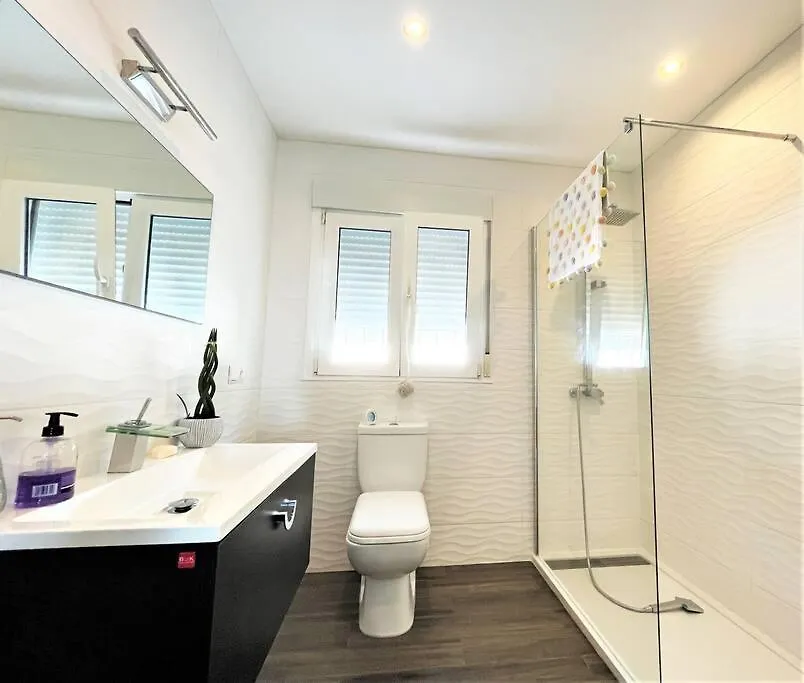 Villa Cortes - 20 Minutes From Puerto Banus 에스테포나 0*,  스페인