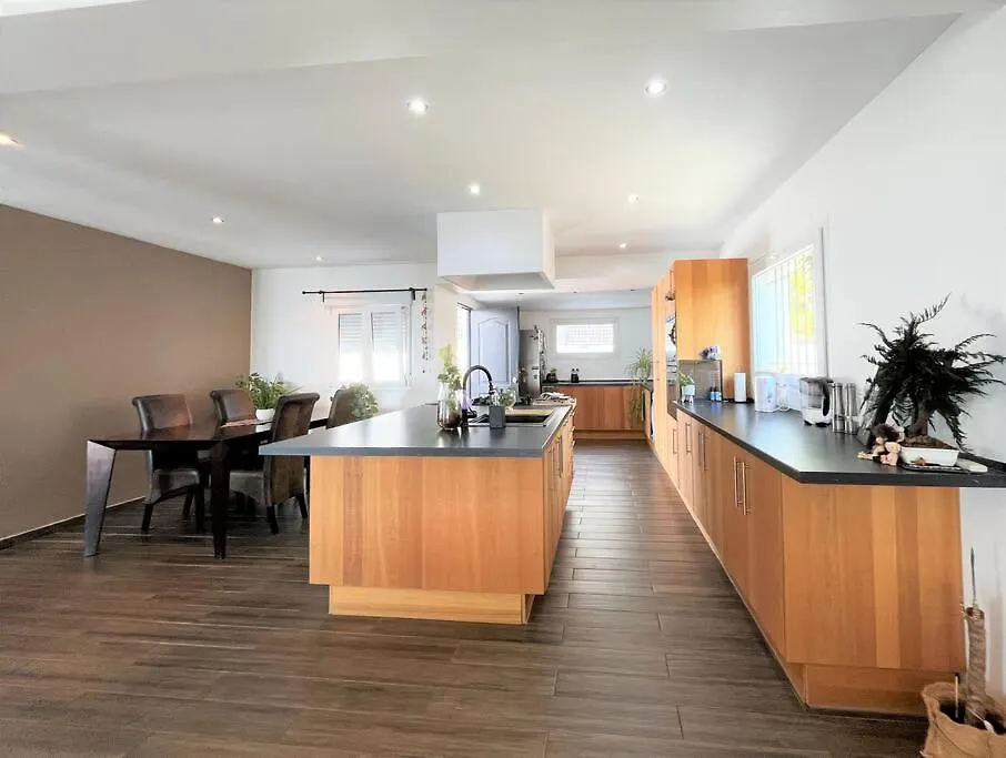 Villa Cortes - 20 Minutes From Puerto Banus Estepona